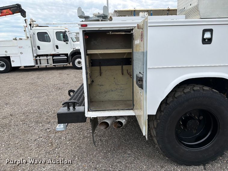image for item EG9225 2016 Ford F550 Super Duty Crew Cab utility / service truck