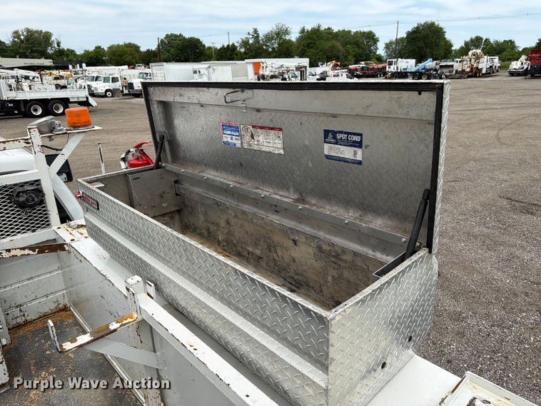 image for item EG9225 2016 Ford F550 Super Duty Crew Cab utility / service truck