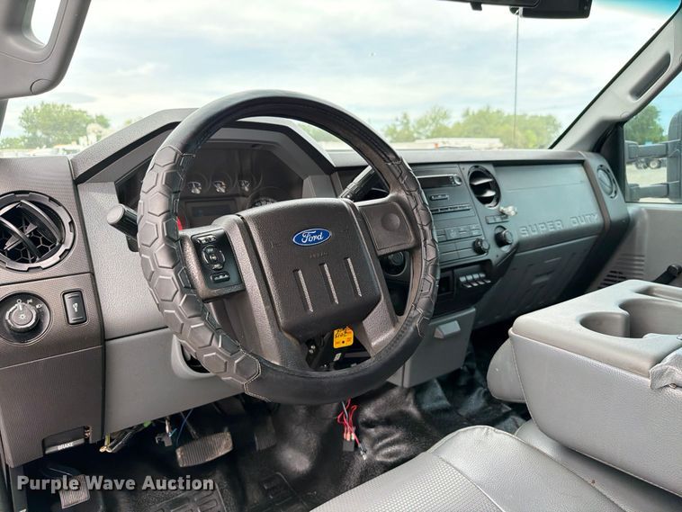 image for item EG9225 2016 Ford F550 Super Duty Crew Cab utility / service truck