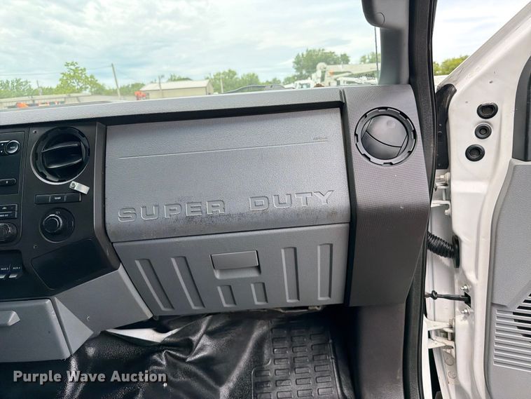 image for item EG9225 2016 Ford F550 Super Duty Crew Cab utility / service truck
