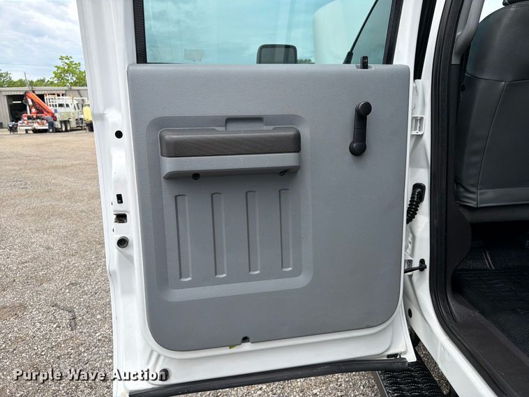 image for item EG9225 2016 Ford F550 Super Duty Crew Cab utility / service truck