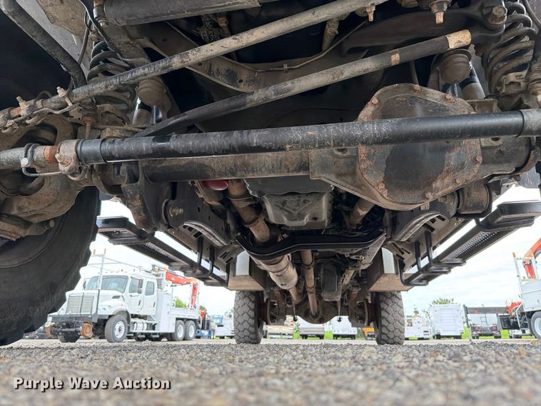 image for item EG9225 2016 Ford F550 Super Duty Crew Cab utility / service truck