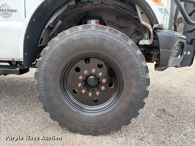 image for item EG9225 2016 Ford F550 Super Duty Crew Cab utility / service truck