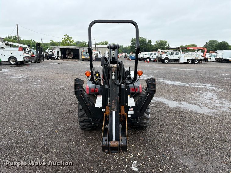 image for item EG9238 2018 Yanmar SA24 MFWD tractor