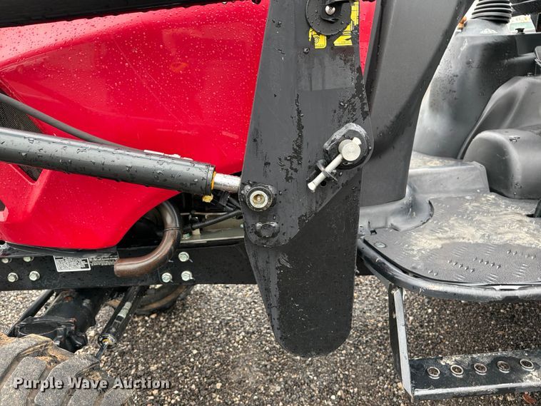image for item EG9238 2018 Yanmar SA24 MFWD tractor