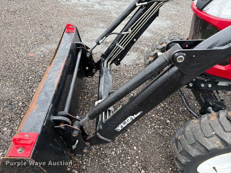 image for item EG9238 2018 Yanmar SA24 MFWD tractor