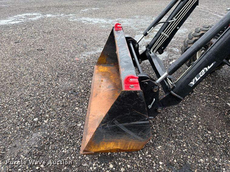 image for item EG9238 2018 Yanmar SA24 MFWD tractor