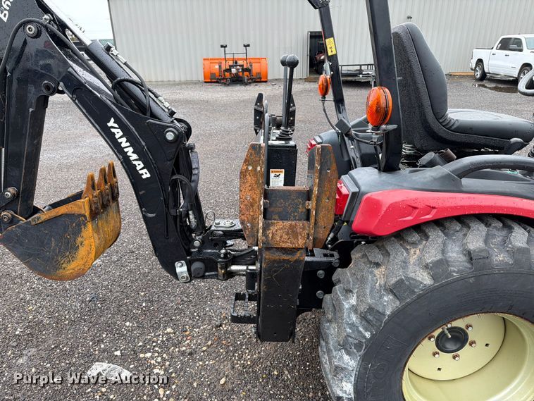 image for item EG9238 2018 Yanmar SA24 MFWD tractor