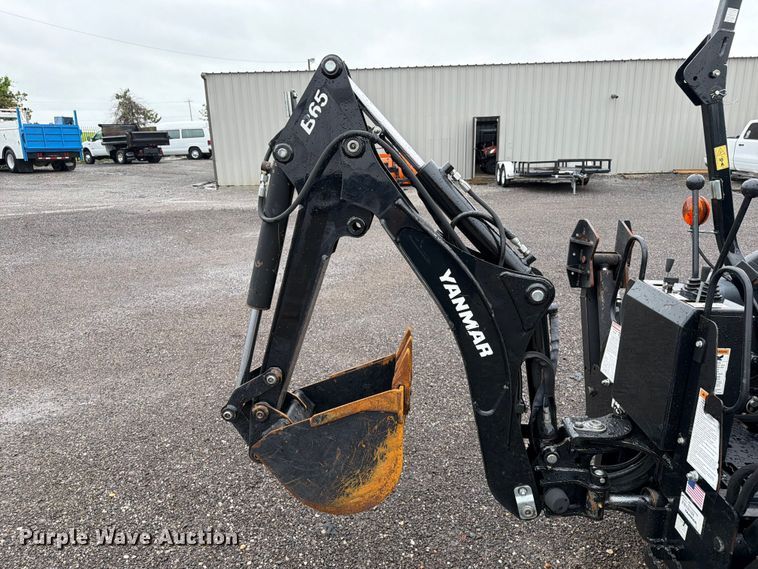 image for item EG9238 2018 Yanmar SA24 MFWD tractor