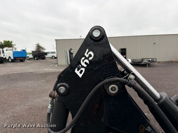 image for item EG9238 2018 Yanmar SA24 MFWD tractor