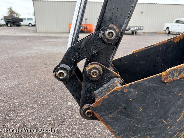image for item EG9238 2018 Yanmar SA24 MFWD tractor