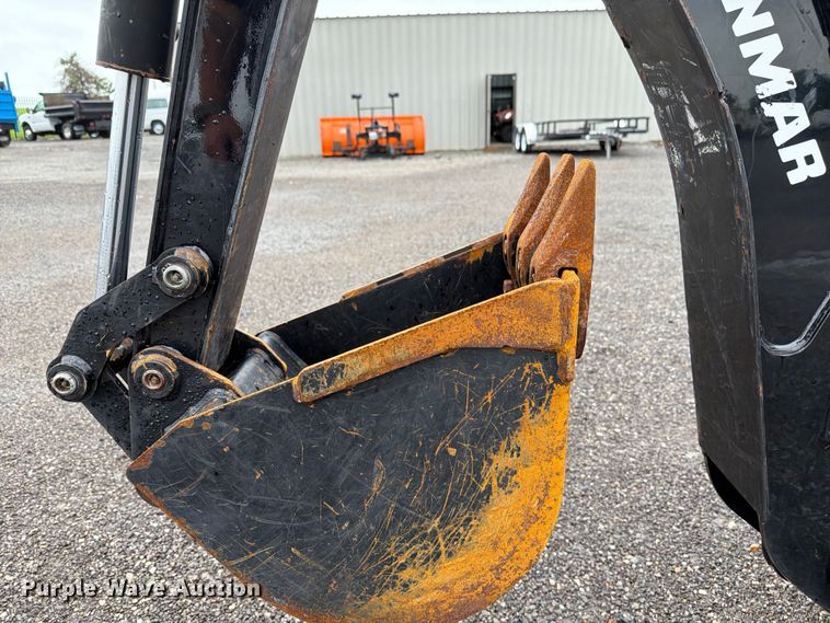 image for item EG9238 2018 Yanmar SA24 MFWD tractor