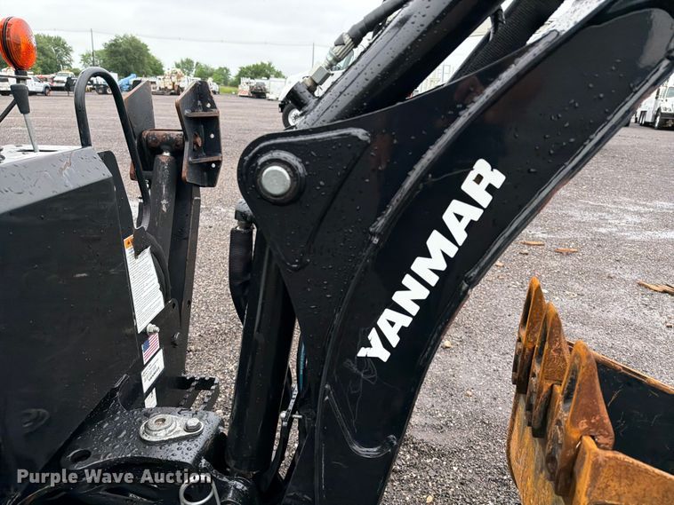 image for item EG9238 2018 Yanmar SA24 MFWD tractor