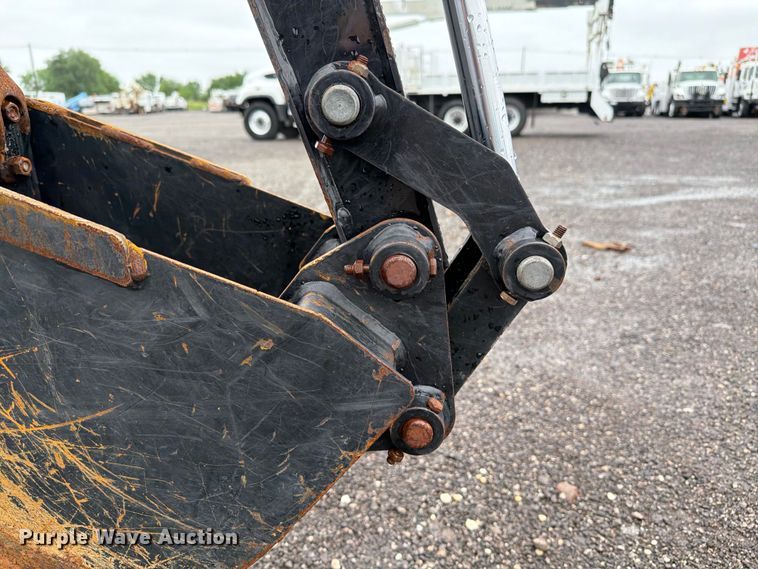 image for item EG9238 2018 Yanmar SA24 MFWD tractor