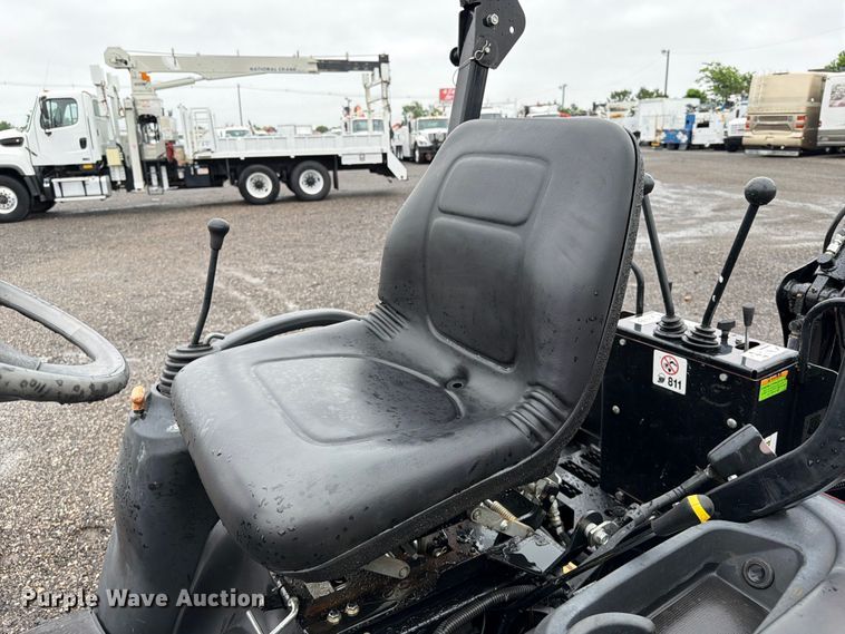 image for item EG9238 2018 Yanmar SA24 MFWD tractor
