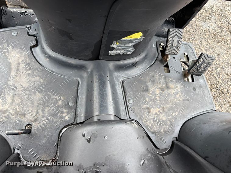 image for item EG9238 2018 Yanmar SA24 MFWD tractor