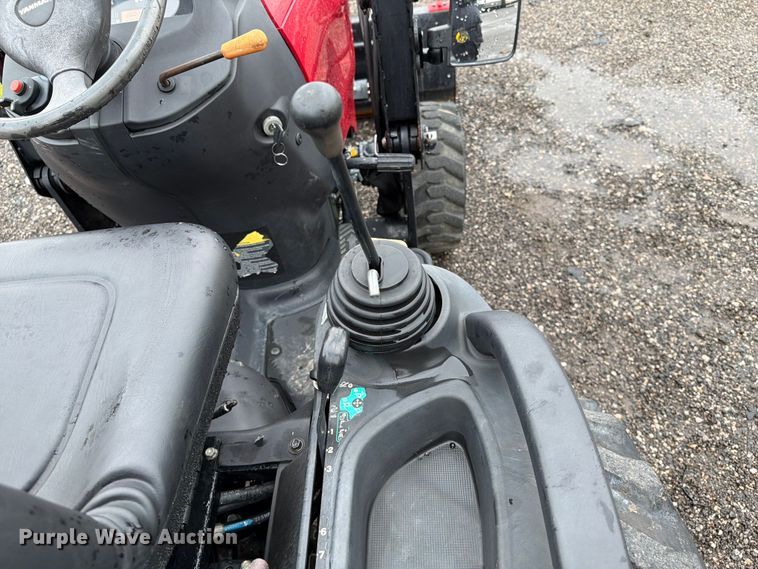 image for item EG9238 2018 Yanmar SA24 MFWD tractor