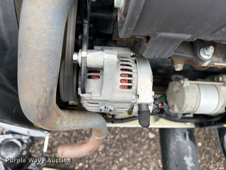 image for item EG9238 2018 Yanmar SA24 MFWD tractor