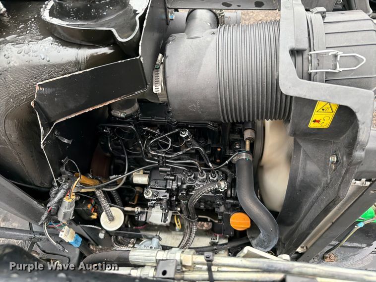 image for item EG9238 2018 Yanmar SA24 MFWD tractor