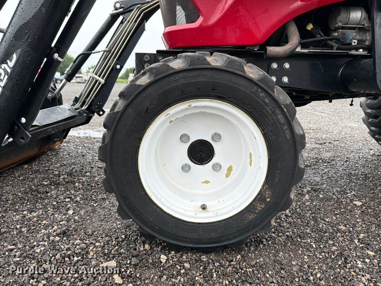 image for item EG9238 2018 Yanmar SA24 MFWD tractor