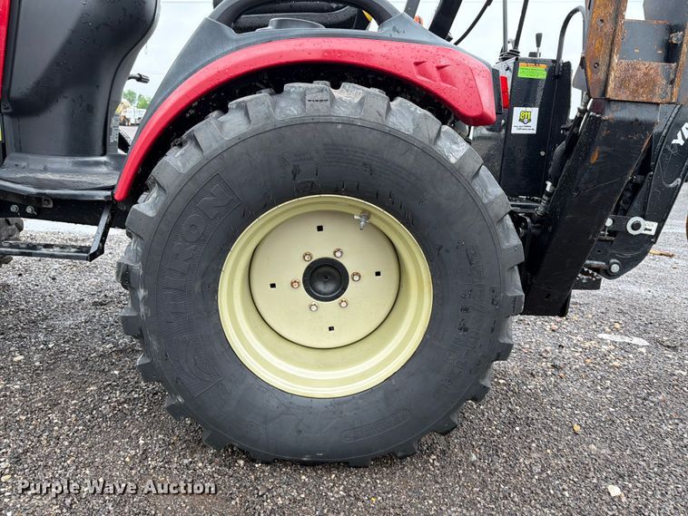 image for item EG9238 2018 Yanmar SA24 MFWD tractor