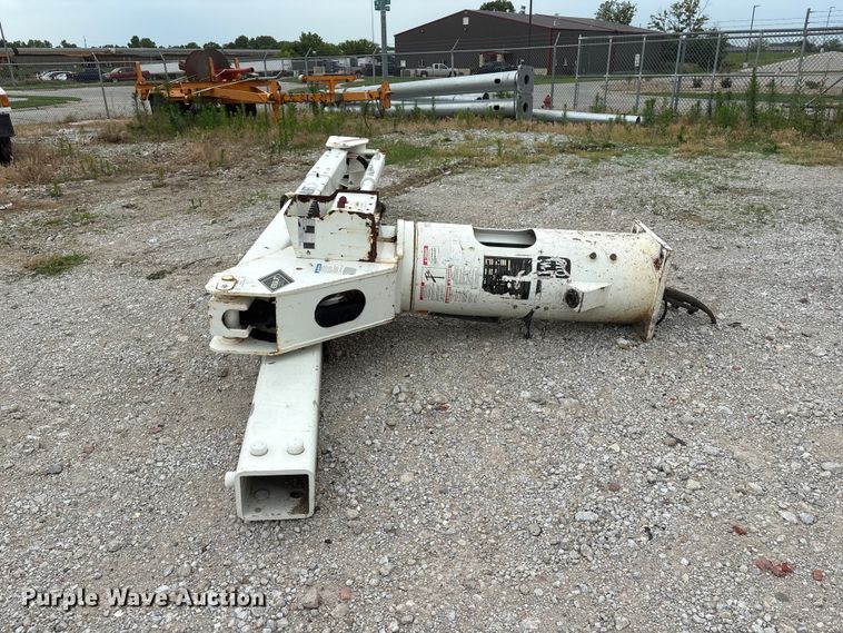 image for item EI5920 2012 Versalift SST40EIH-01 boom lift