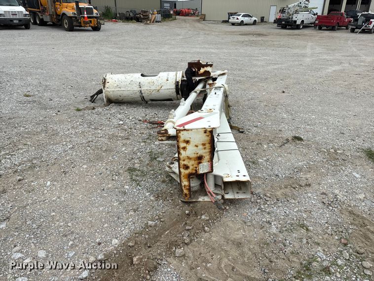 image for item EI5920 2012 Versalift SST40EIH-01 boom lift