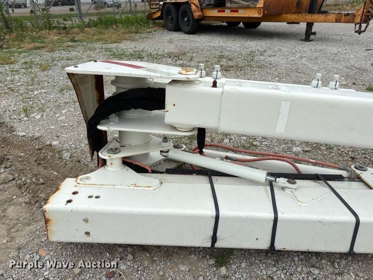 image for item EI5920 2012 Versalift SST40EIH-01 boom lift