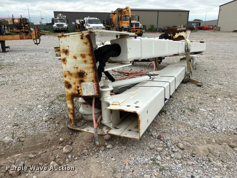 image for item EI5920 2012 Versalift SST40EIH-01 boom lift
