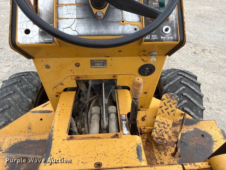 image for item EI5921 1998 Vermeer V-3550A trencher