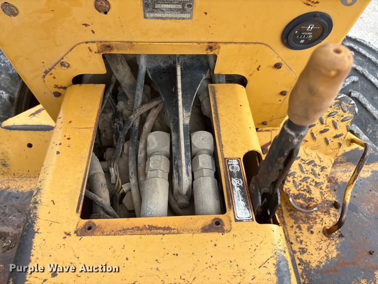 image for item EI5921 1998 Vermeer V-3550A trencher