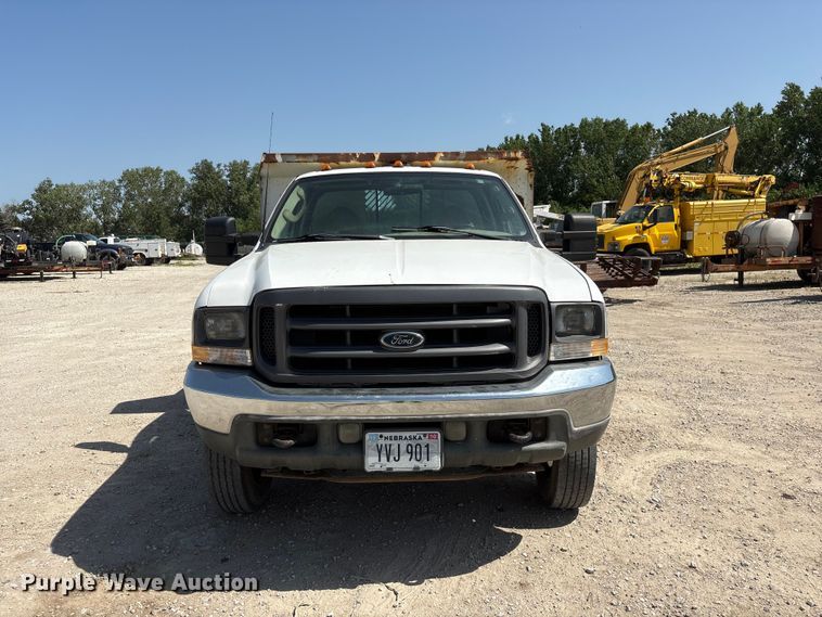 image for item EI5940 2004 Ford F450 Super Duty dump truck