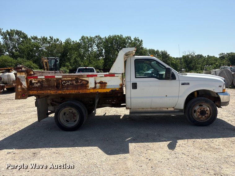 image for item EI5940 2004 Ford F450 Super Duty dump truck