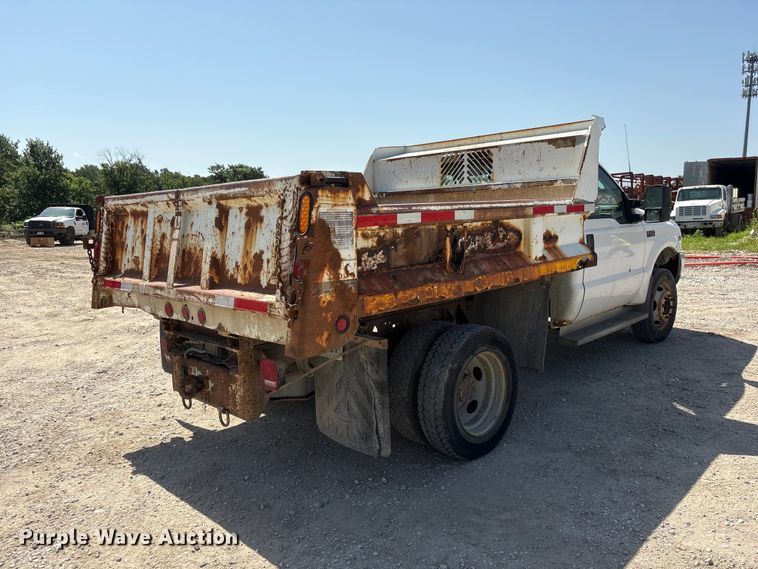 image for item EI5940 2004 Ford F450 Super Duty dump truck