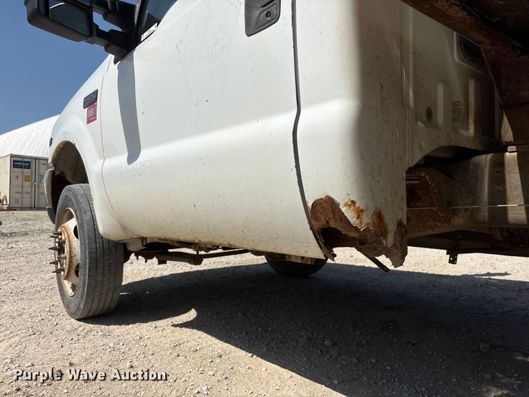 image for item EI5940 2004 Ford F450 Super Duty dump truck
