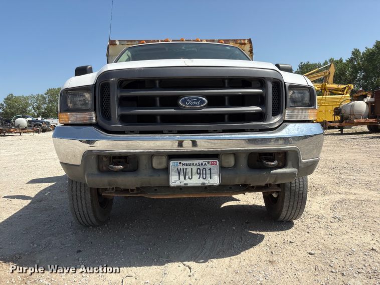 image for item EI5940 2004 Ford F450 Super Duty dump truck