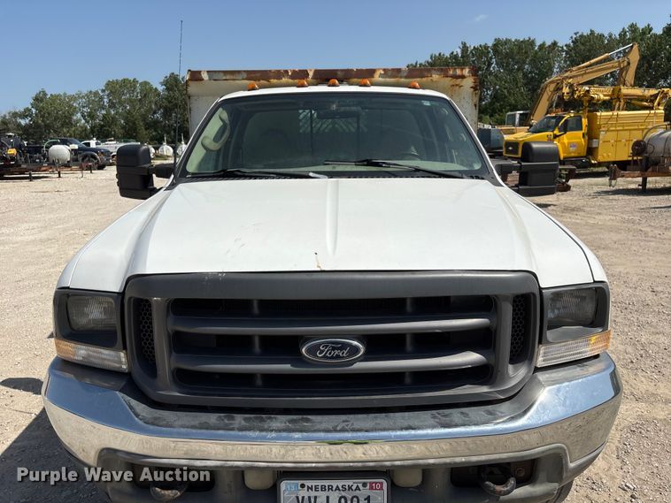 image for item EI5940 2004 Ford F450 Super Duty dump truck