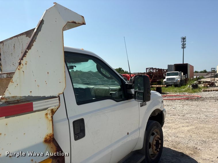 image for item EI5940 2004 Ford F450 Super Duty dump truck