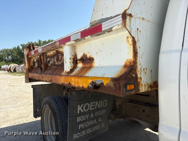 image for item EI5940 2004 Ford F450 Super Duty dump truck