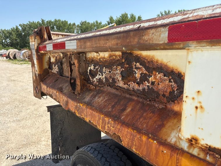image for item EI5940 2004 Ford F450 Super Duty dump truck