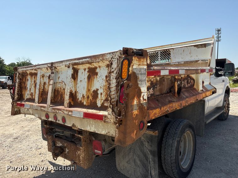 image for item EI5940 2004 Ford F450 Super Duty dump truck