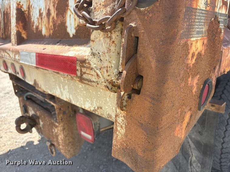 image for item EI5940 2004 Ford F450 Super Duty dump truck
