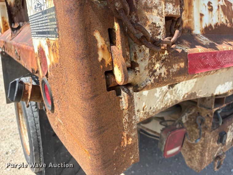 image for item EI5940 2004 Ford F450 Super Duty dump truck