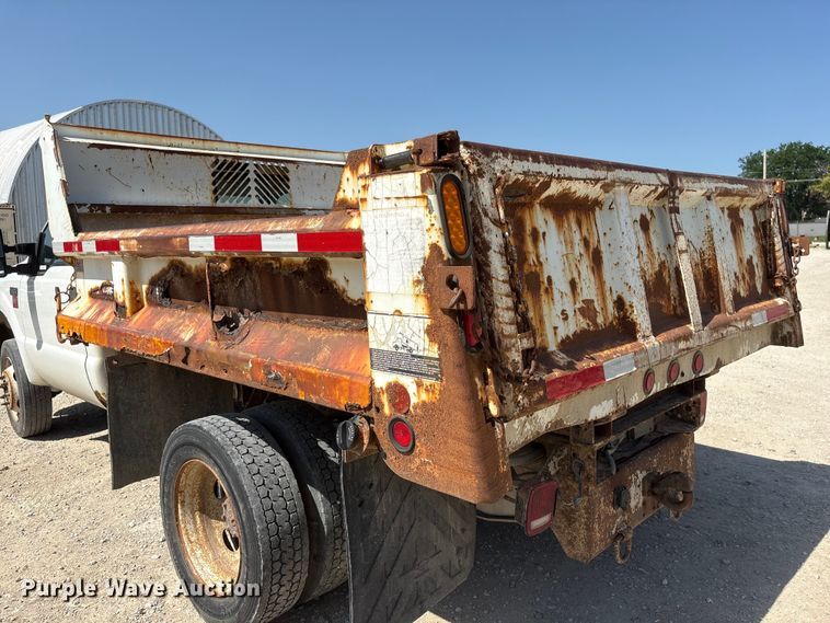 image for item EI5940 2004 Ford F450 Super Duty dump truck