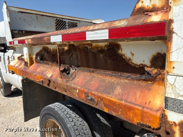 image for item EI5940 2004 Ford F450 Super Duty dump truck