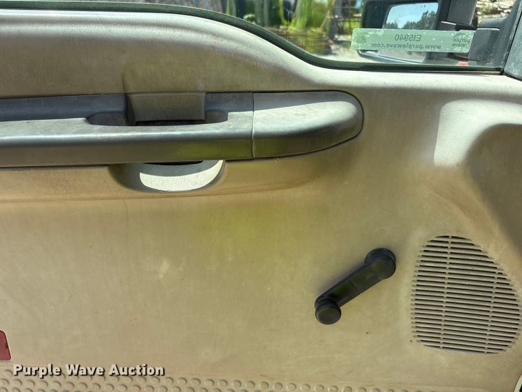 image for item EI5940 2004 Ford F450 Super Duty dump truck