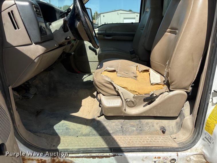 image for item EI5940 2004 Ford F450 Super Duty dump truck
