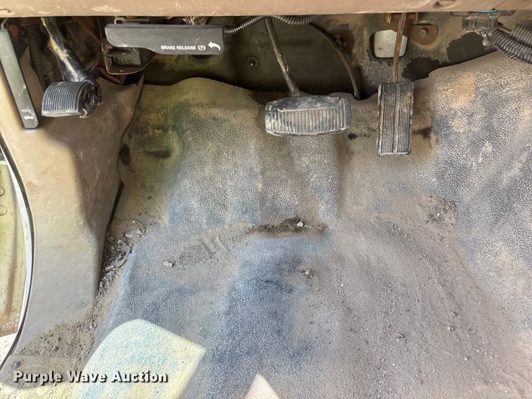 image for item EI5940 2004 Ford F450 Super Duty dump truck