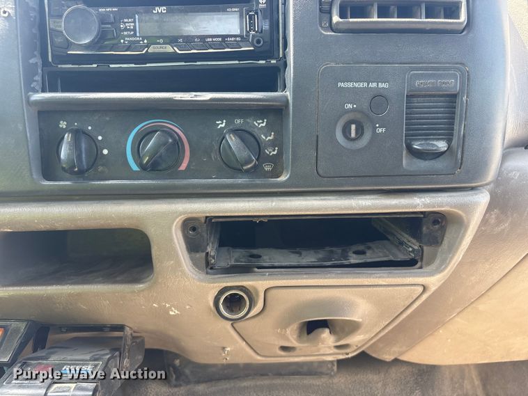 image for item EI5940 2004 Ford F450 Super Duty dump truck