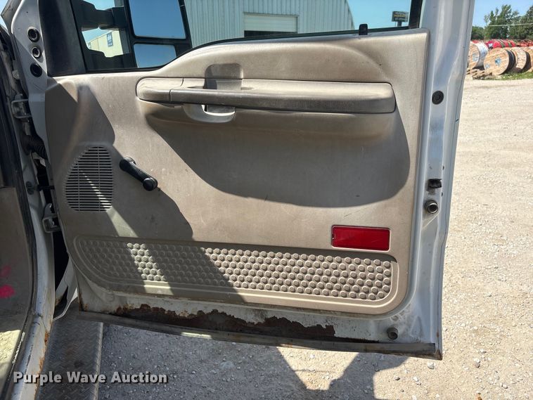 image for item EI5940 2004 Ford F450 Super Duty dump truck